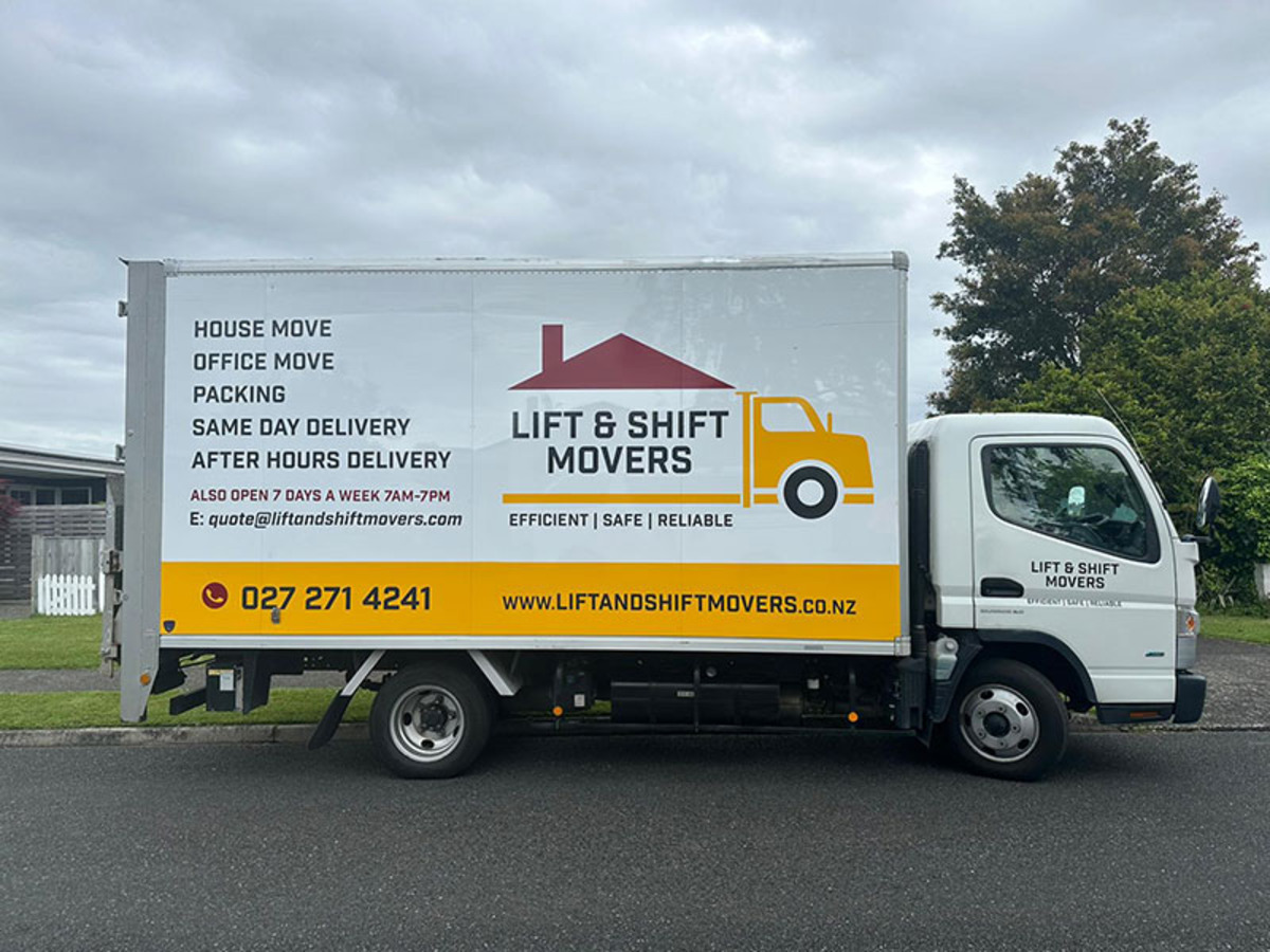 10 Tips For Moving During Peak Season – Lift And Shift Movers